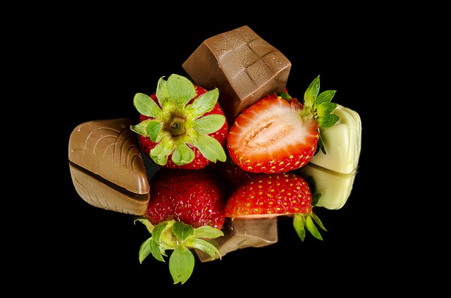 Holiday Wellness Tip: Dark Chocolate and Fruit